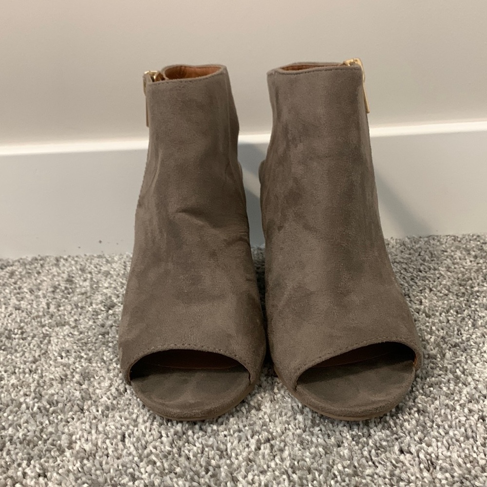 Suede heels